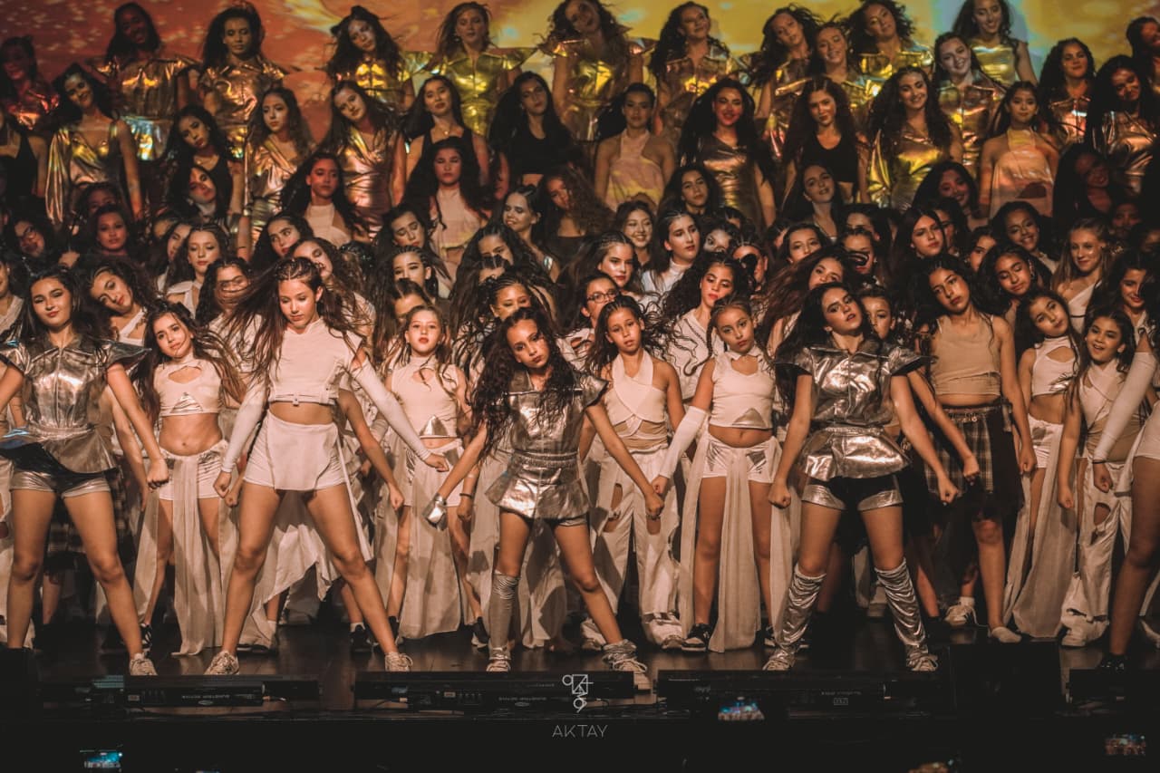 FUTUR : SCHOOL DANCE SHOW